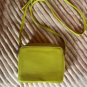Camera bag crossbody purse - lime green - only used once